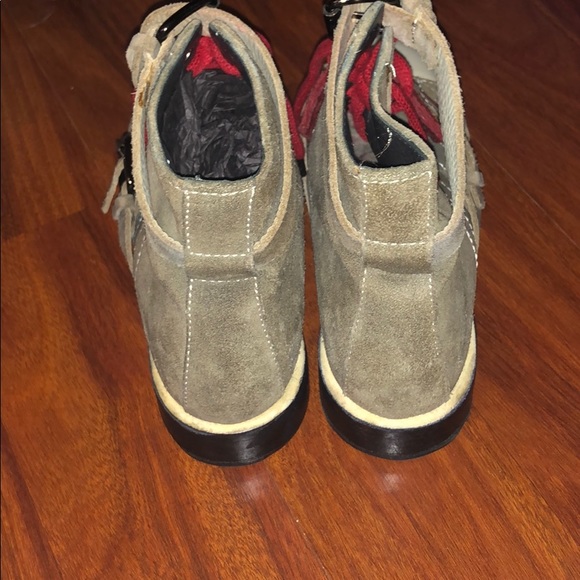 CHANEL booties new soles - Picture 5 of 8